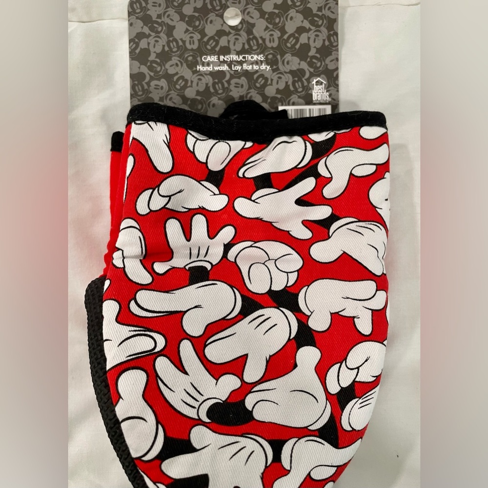 Disney Mickey Mouse 2pc oversized mini Oven Mitts 5.5” x 7” NEW - Picture 2 of 5